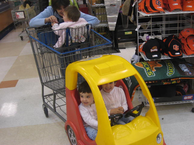 En el super comprando hilo transparente