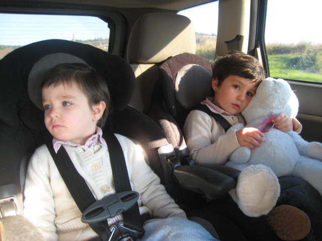 Lola y Sara saliendo hacia Newport
