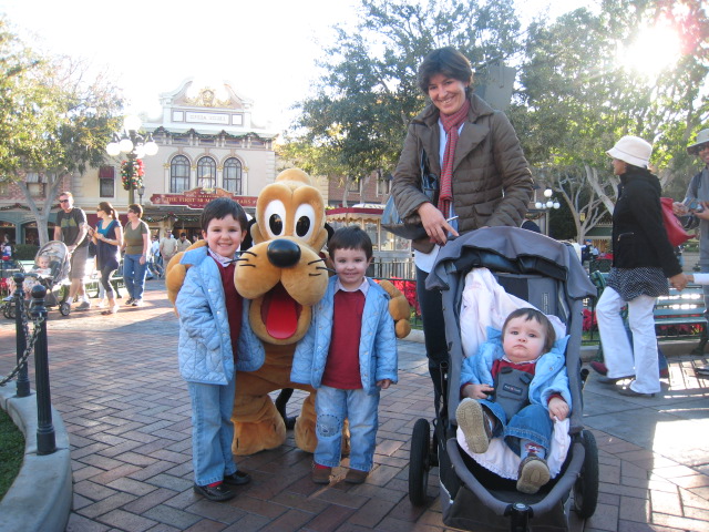 Con Pluto