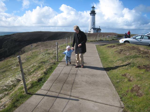 En la playa del faro de Yakina, en Newport